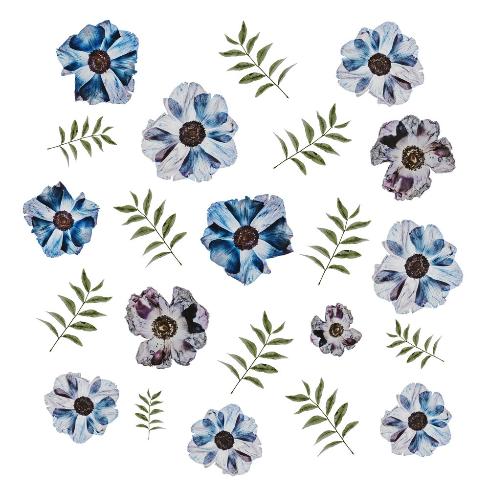 Curioos | «delicate flowers pattern» Artwork by NatureSpace
