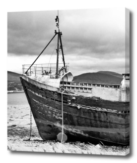 Highland Shipwreck - B/W