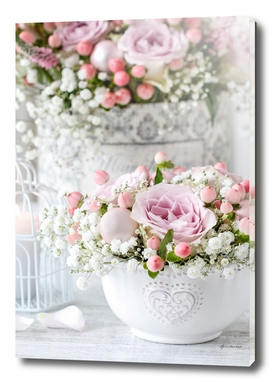Decoration with pink roses.