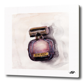 L'exctase by Nina Ricci - Perfume Bottle