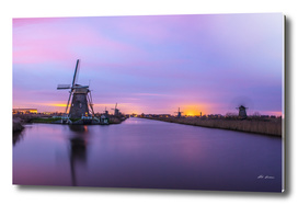 Sunset in Kinderdijk. (Holland Windmills).