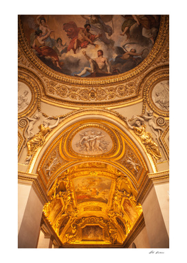 Louvre indoor.