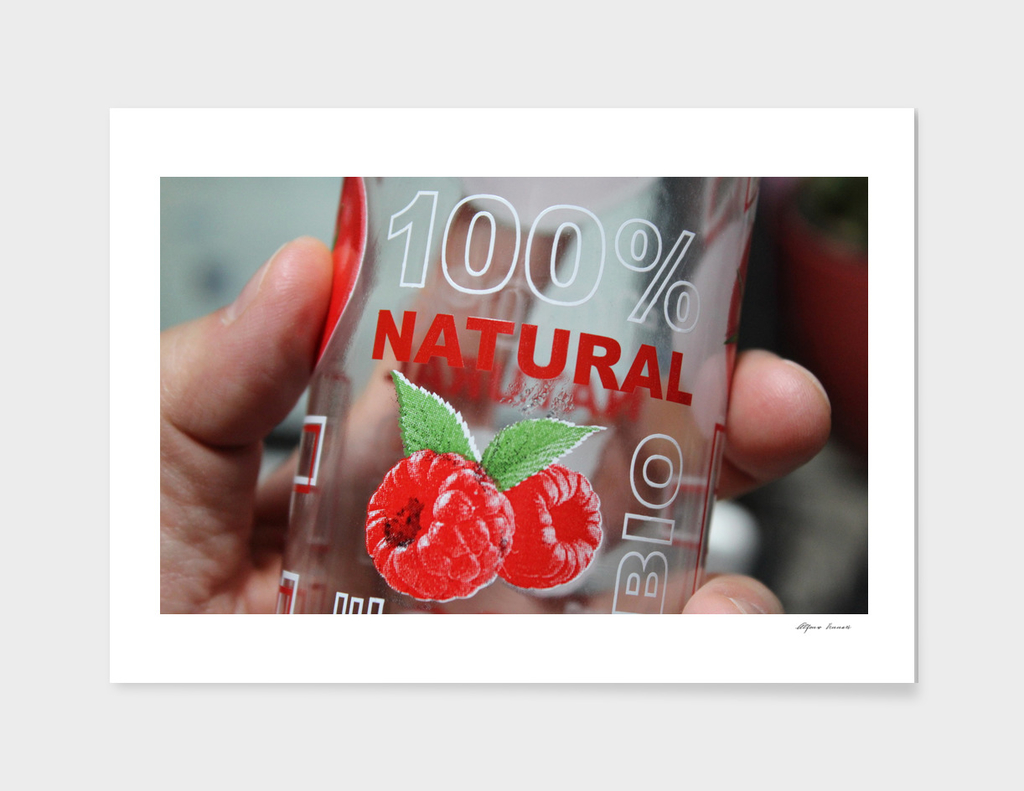 100% natural raspberry flavored drink
