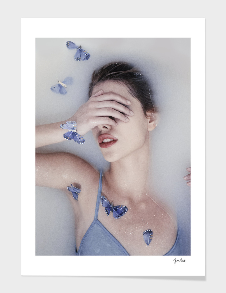 Butterfly bath